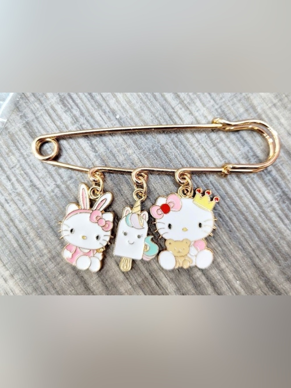 Hello Kitty Gold Pin